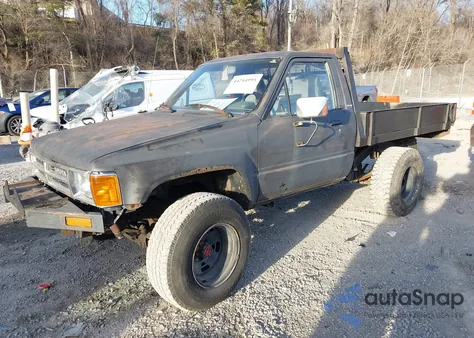 1987 Toyota Pickup Rn63 Std z USA, uszkodzony, nr VIN JT4RN63R7H0147773